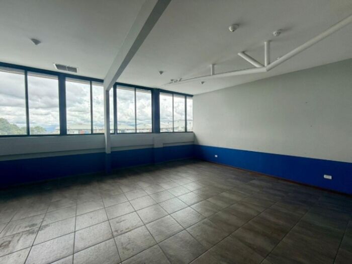 Alquiler de Local Comercial u Oficina en San Fco de Heredia. RAH 26-585 in San Francisco, Heredia — $1,200