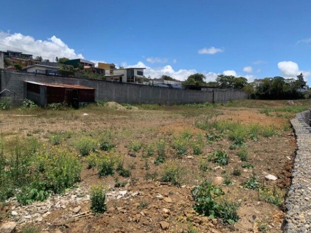 Gran terreno para desarrollo Residencial en Carmen, Cartago — ₡ 196 000 000