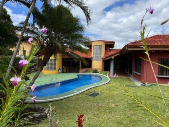 MLS-26-428 LS VENTA CASA SANTO DOMINGO HEREDIA en Santo Domingo, Heredia — $650,000