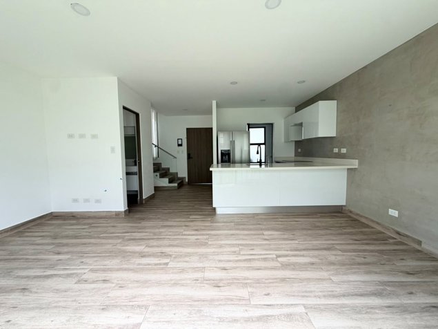 Casa Townhouse en Alquiler - Condominio Bali, Escazu in Escazú, San José — ₡ 785 000
