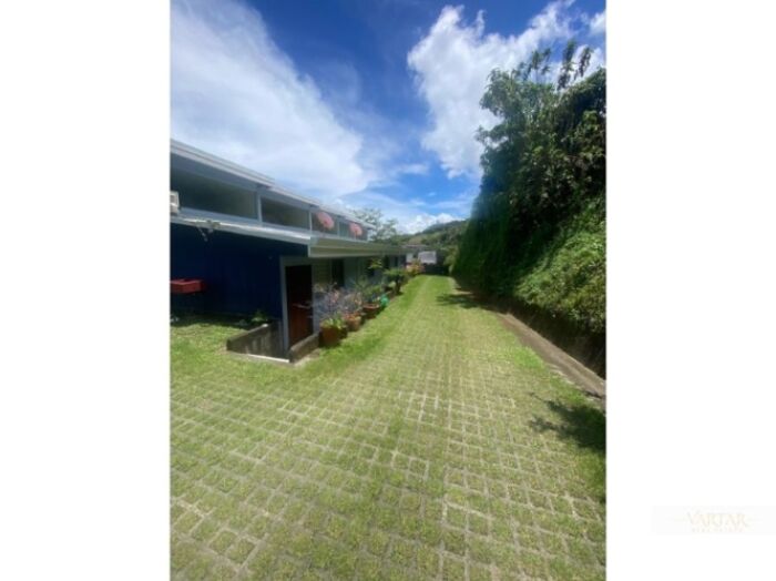 VENTA 5 APARTAMENTOS EN CIUDAD COLÓN BROWN & PALENO in Colón, Mora, San José — $400,000