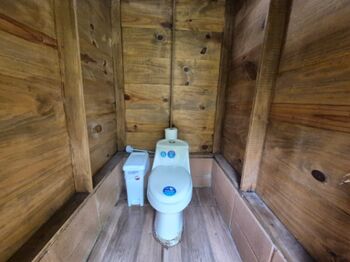 AMPLIA CASA CAMPESTRE CON PISCINA Y 1 HECTÁREA EN SANTA ELENA in San Isidro De El General, Pérez Zeledón, San José — $650,000 - Photo 4 of 32