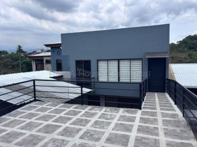 Venta de Casa + APTO en Grecia CENTRO de Alajuela. RAH 26-2066 OPORTUNIDAD ÚNICA en Grecia, Alajuela — ₡ 120 000 000