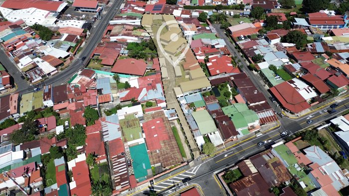 VENTA DE COMPLEJO DE 22 APARTAMENTOS Y 2 CASAS – ALAJUELA CENTRO in Alajuela — $2,200,000
