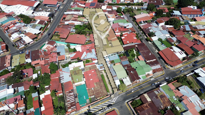 VENTA DE COMPLEJO DE 22 APARTAMENTOS Y 2 CASAS – ALAJUELA CENTRO en Alajuela — $2,200,000