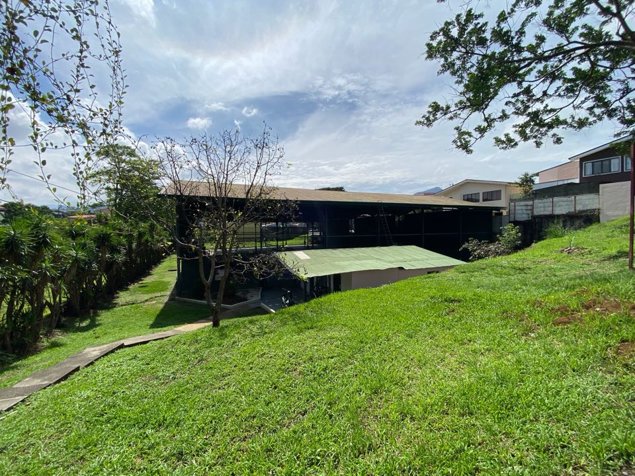 VENTA DE TERRENO EN LOMAS DE AYARCO, ACTUALMENTE CANCHAS DE TENNIS en Curridabat, San José — $1,234,000 - Foto 2 de 10