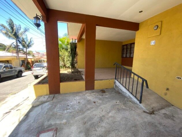 Se vende casa en San José Zapote 24-1596 en Zapote, San José — ₡ 75 000 000