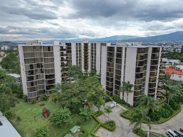 Apartamento en Venta en Bello Horizonte de Escazú in San Rafael, Escazú, San José — $385,000