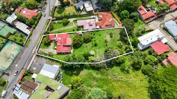 Lote de 3.191m2 con casa en Rio Oro de Santa Ana