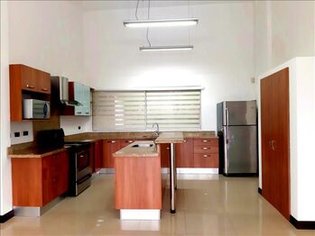 Se Vende Casa en Escazu en Residencial  en San Rafael, Escazú, San José — $380,000 - Foto 5 de 5