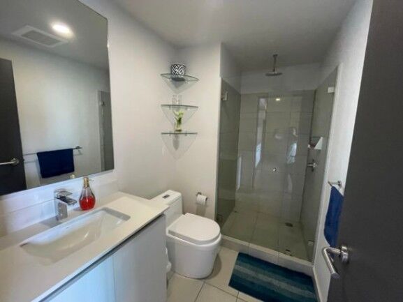 Alquiler de Apartamento en Mata Redonda, San José. RAH 26-1037 en Mata Redonda, San José — $1,250