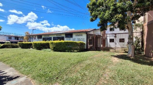 VENTA DE LOCAL MÁS APARTAMENTOS. USO DE SUELO MIXTO. OPORTUNIDAD DE INVERSIÓN EN ZAPOTE. en Zapote, San José — $570,000 - Foto 2 de 10