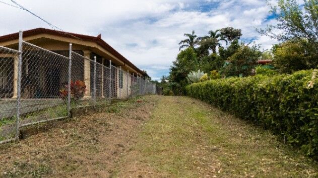 ESPACIOSO LOTE A LA VENTA EN LA LUCHA, PÉREZ ZELEDÓN en San Isidro De El General, Pérez Zeledón, San José — $360,583