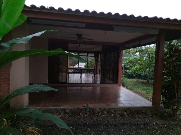 Excelente Casa en Exclusivo Condominio en La Guácima en Guácima, Alajuela — $3,000