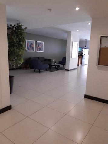 VENTA DE APARTAMENTO, SAN JOSE, SABANA NORTE, TORRE ROHRMOSER en Pavas, San José — $190,000 - Foto 2 de 19