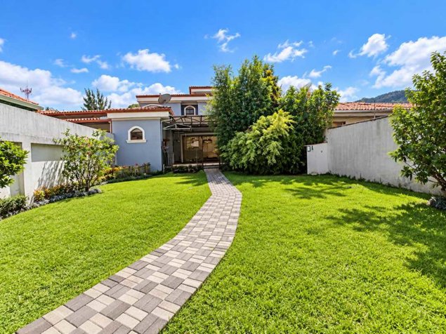 Venta de Casa de Lujo en Condominio, Cartago San Isidro in San Isidro, El Guarco, Cartago — $480,000 - Photo 2 of 17