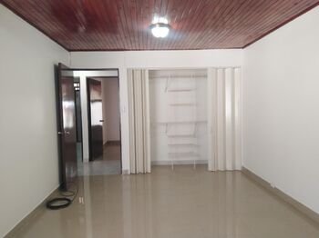 Venta casa de un nivel con jardín y parqueo para 2 vehículos #26-295 GS en Mata de Plátano, Goicoechea, San José — $189,000 - Foto 4 de 17