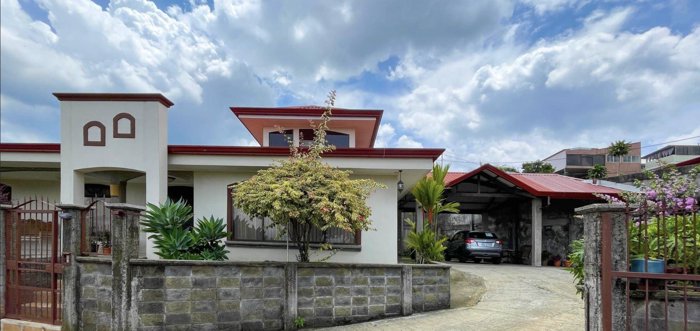 House for Sale in Cajón de Grecia, Costa Rica in Bolívar, Grecia, Alajuela — ₡ 190 000 000