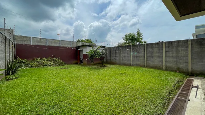Hermosa casa en Los Angelos de Grecia en Grecia, Alajuela — ₡ 95 000 000 - Foto 2 de 23