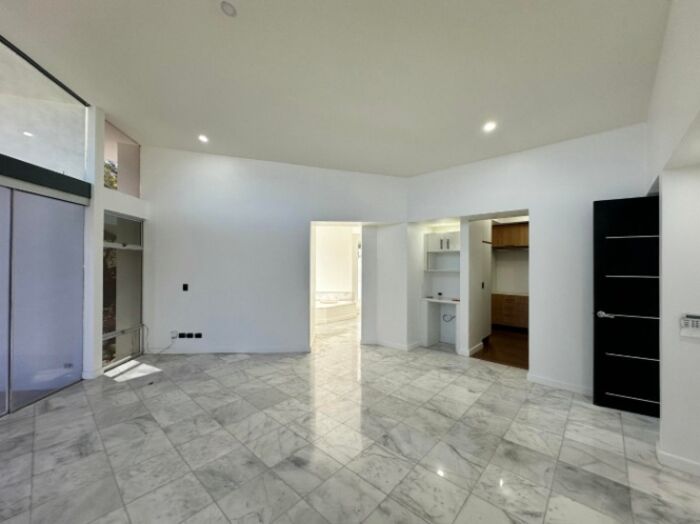 Se vende casa con piscina en Piedades Santa Ana 26-579 en Piedades, Santa Ana, San José — $555,000