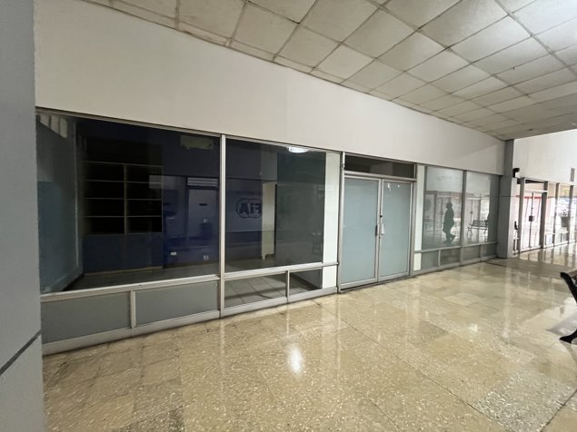 ALQUILO OFICINA / LOCAL EN SABANA in Mata Redonda, San José — ₡ 880 000
