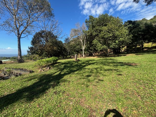 Finca de 13,269m2 con vistas grandes del mar y casita in Atenas, Alajuela — $290,000 - Photo 2 of 9