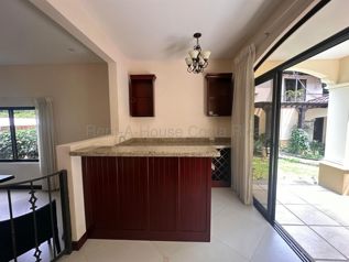 27-566 / Venta de hermosa y amplia casa ubicada en Mora Colon en Colón, Mora, San José — $550,000 - Foto 4 de 16
