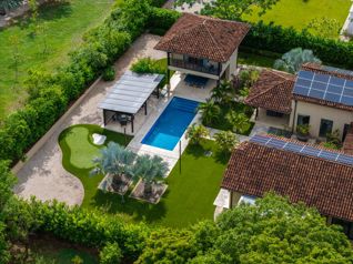 Residencia de Lujo de Cinco Habitaciones en Las Brisas en Tamarindo, Santa Cruz, Guanacaste — $1,599,000 - Foto 4 de 14