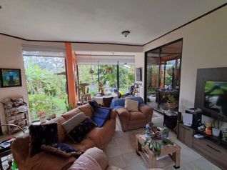 Venta de Espectacular Casa en San Rafael de Heredia / Mls. 26-37 OFC JB in San Rafael, Heredia — $975,000 - Photo 4 of 9
