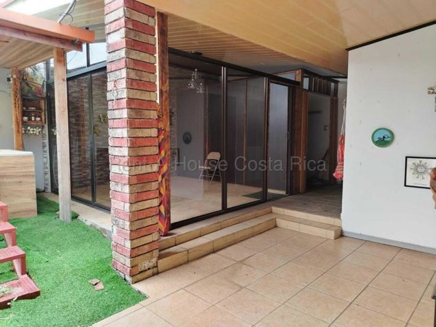 Venta de Casa en Mercedes Norte de Heredia. RAH 27-404 en Mercedes, Heredia — $329,000 - Foto 3 de 18