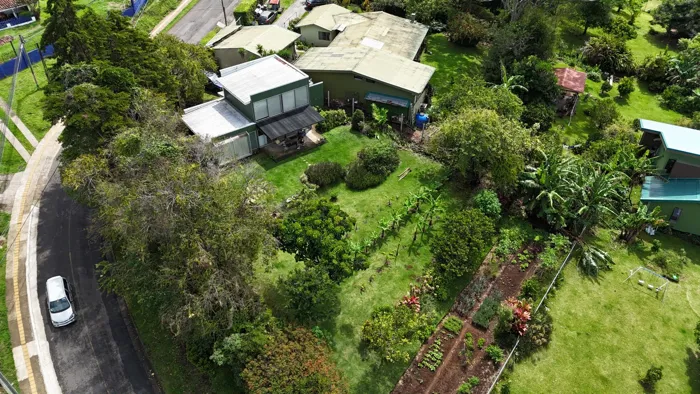 Venta Casa Moderna con Amplio Terreno en San Isidro de Heredia in San Isidro, Heredia — ₡ 125 000 000