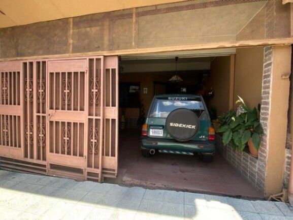 Se vende espaciosa casa con balcón en Santo Domingo de Heredia 23-1278 en Santo Domingo, Heredia — ₡ 85 000 000