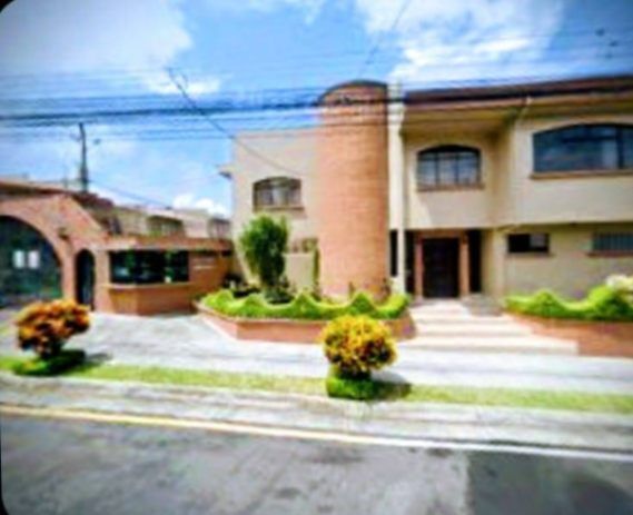 Se vende bellísima casa de dos plantas en condominio en Llorente de Tibás en Anselmo Llorente, Tibás, San José — ₡ 125 000 000