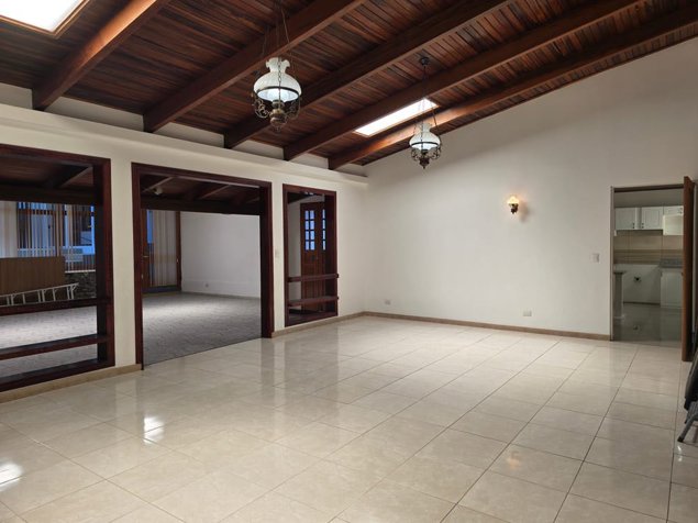 SE VENDE CASA Montes de Oca Sabanilla en Sabanilla, Montes De Oca, San José — $300,000 - Foto 2 de 21