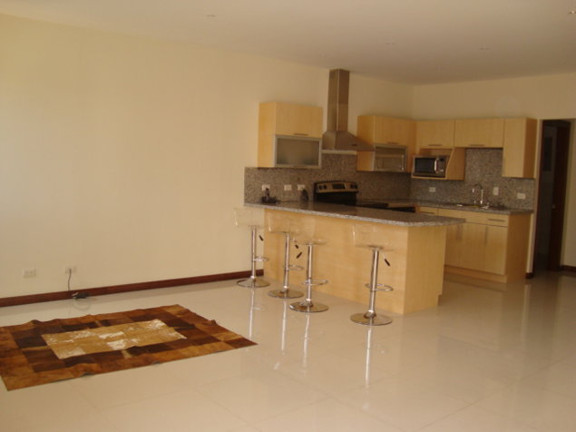 VENTA DE APARTAMENTO, SAN JOSE, ESCAZÚ, CONDO. VALLE ARRIBA in Escazú, San José — $450,000