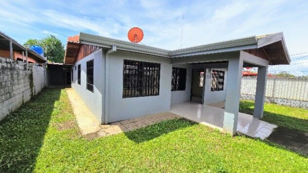 ACOGEDORA CASA CON EXCELENTE UBICACIÓN EN VILLA LIGIA,PZ. in San Isidro De El General, Pérez Zeledón, San José — $100,000