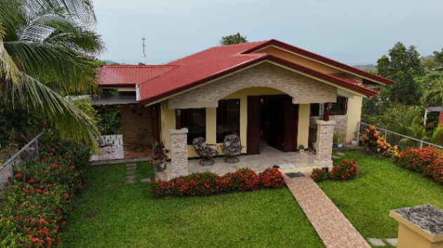 ¡Casa en venta con vista al mar en Miramar, Puntarenas! 🌊🏡 in Miramar, Montes De Oro, Puntarenas — ₡ 155 000 000