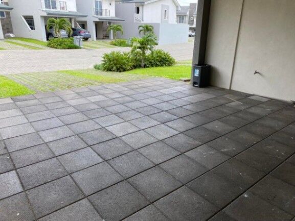 Casa moderna en condominio con amenidades, ideal para inversión in San Rafael, Escazú, San José — $320,000
