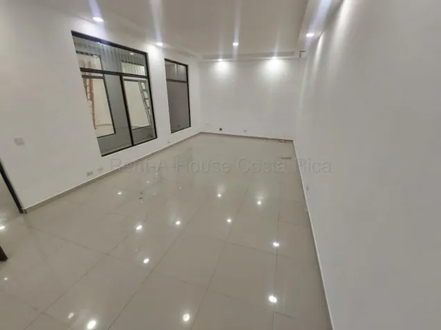 Commercial Premises for Rent in Oriental de Cartago. RAH 27-914 NEGOTIABLE PRICE in Oriental, Cartago — ₡ 900 000 - Photo 3 of 9