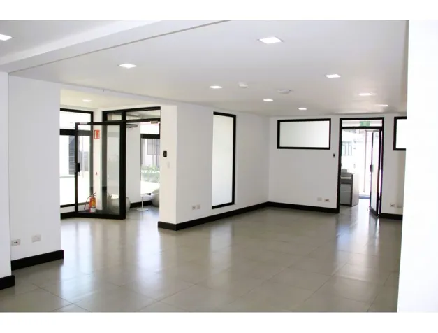 VENDO EDIFICIO CORPORATIVO EN ROHRMOSER. en Pavas, San José — $1,950,000 - Foto 2 de 13