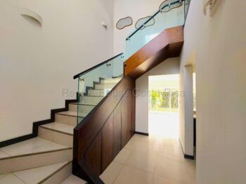 Se alquila casa en San Rafael Escazú 26-1748 en San Rafael, Escazú, San José — $3,000 - Foto 4 de 25
