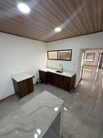 VENTA DE CASA, HEREDIA, SAN FRANCISCO, CERCA DEL MALL OXIGENO en San Francisco, Heredia — ₡ 89 500 000 - Foto 2 de 11