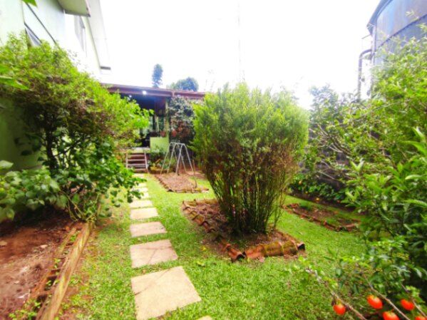Casa de montaña en venta. San Isidro de Heredia en San Isidro, Heredia — $300,000
