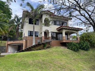 Condominio Cerro Colón in Colón, Mora, San José — $750,000 - Photo 3 of 4