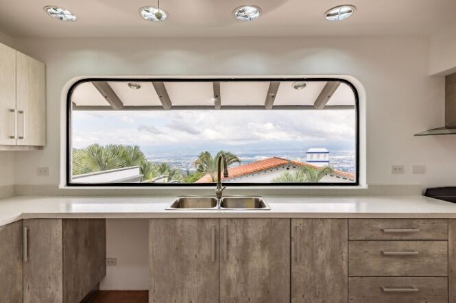Venta de Espectacular Mansión en San Antonio de Escazú. RAH 26-711 in San Antonio, Escazú, San José — $1,495,000
