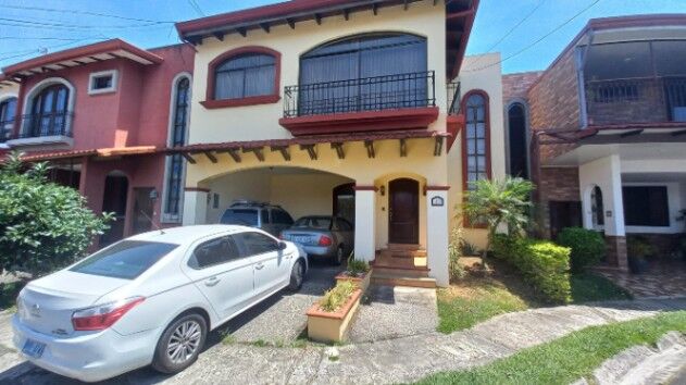 Venta de Casa en San Rafael de Heredia. RAH 25-1781 in San Josecito, San Rafael, Heredia — $250,000