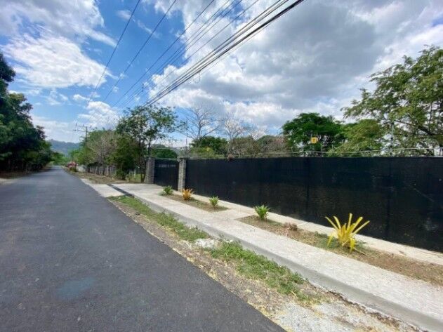 Venta de Hermosa y Espaciosa Casa en La Guácima, Alajuela / OFC Mls. 25-308 en Guácima, Alajuela — $363,000