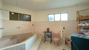 Venta de Casa Esquinera de una Planta en San Rafael de Escazú. RAH 27-289 en San Rafael, Escazú, San José — $275,000 - Foto 5 de 16