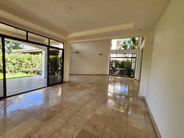 Ganga alquiler en Valles del Sol $3500 in Santa Ana, San José — $3,500 - Photo 2 of 20