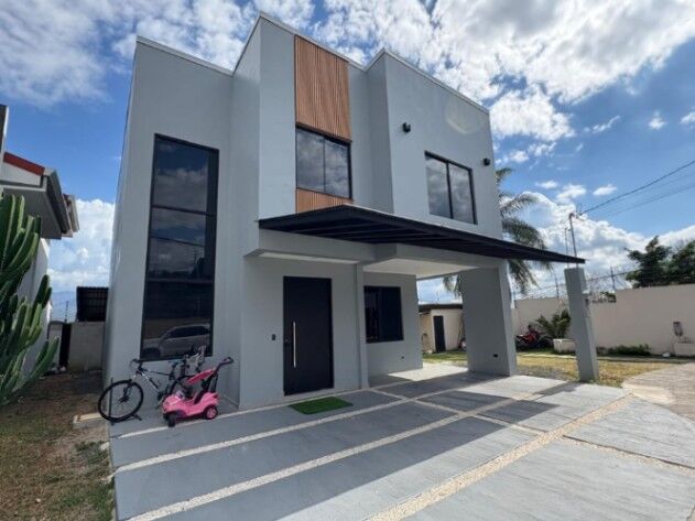 VENDO CASA EN LA GUÁCIMA DE ALAJUELA. en Guácima, Alajuela — ₡ 195 000 000